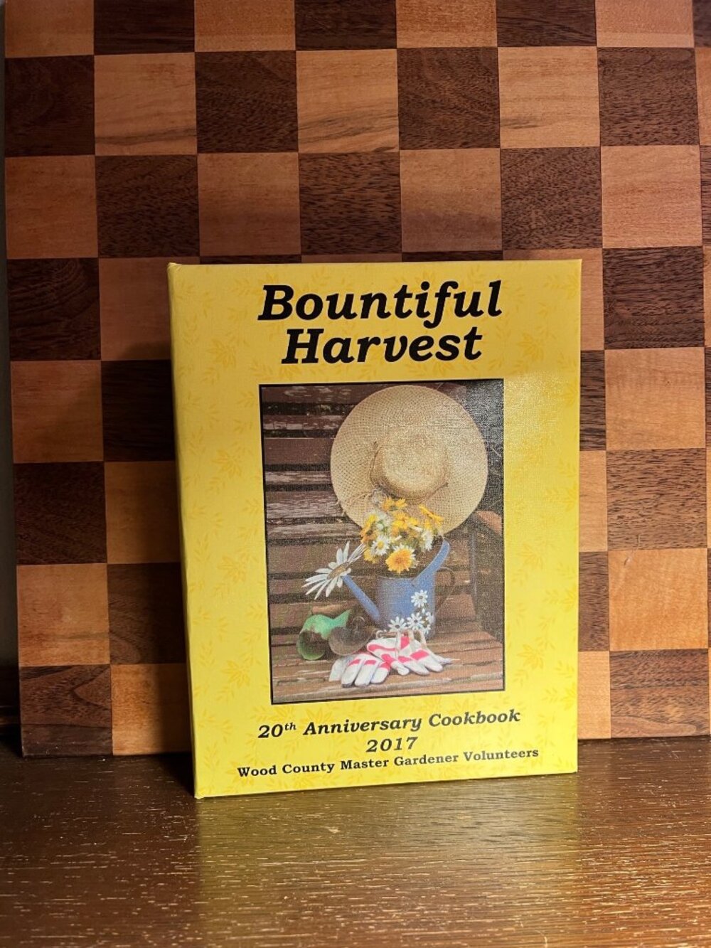 Wood County Bountiful Harvest Cookbook A1165